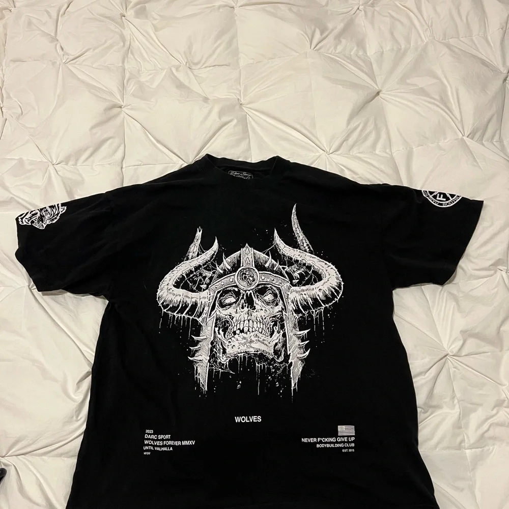 Brand new Darc Sport Black Wolves Skull Tee - Picture 2 of 4